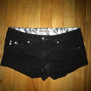 Black denim shorts🚨offer?